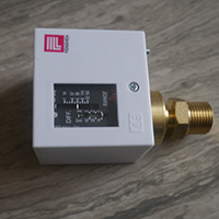 Single pressure switch